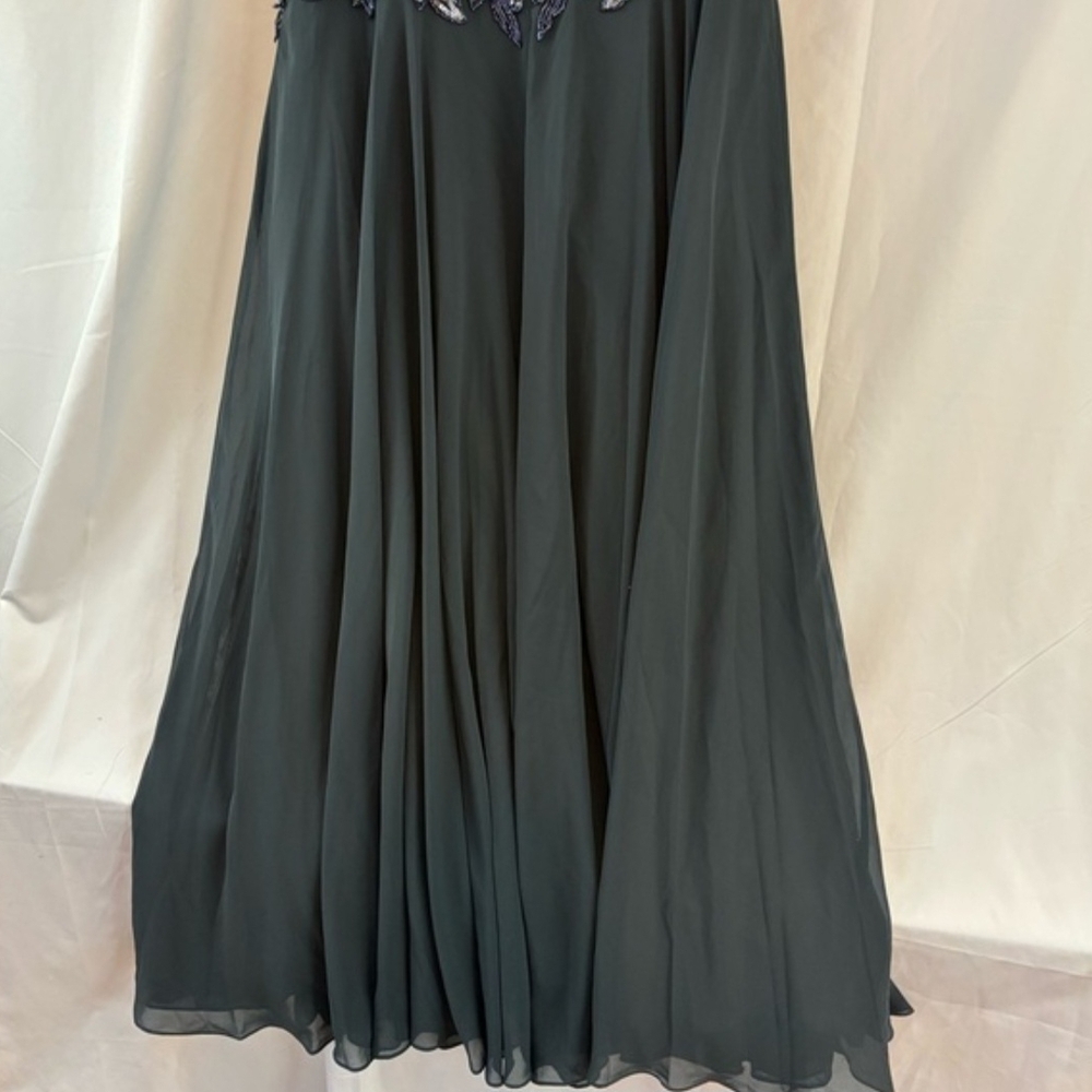 XSCAPE Women's Charcoal Beaded Chiffon Short Sleeve Formal Gown NWT - Picture 6 of 17